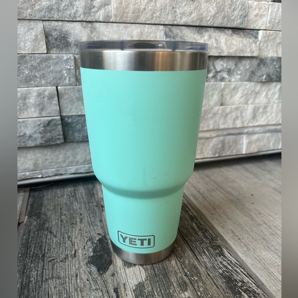 YETI Rambler Stainless Steel Tumbler with Magslider Lid 30oz Seafoam - Picture 3 of 10